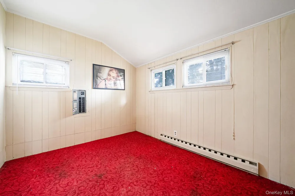 35 Gwendolyn Place East Islip, NY 11730