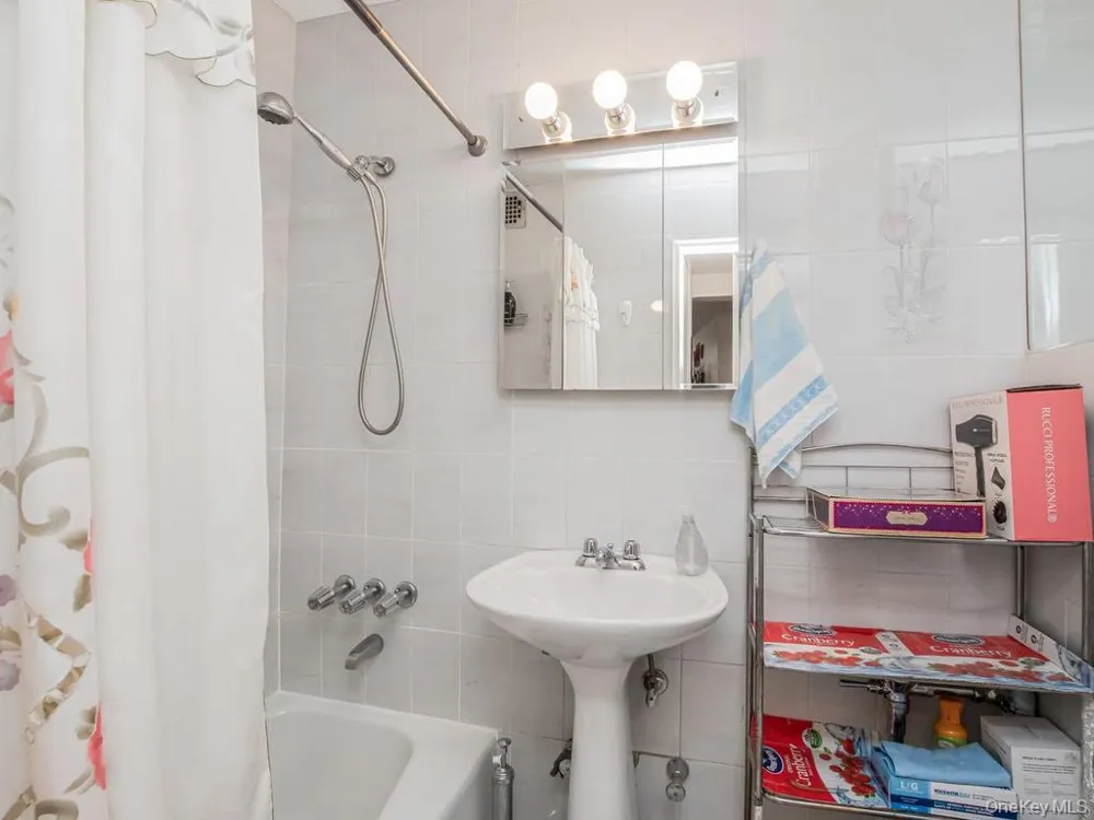 1874 Pelham Parkway S #2P Bronx, NY 10461