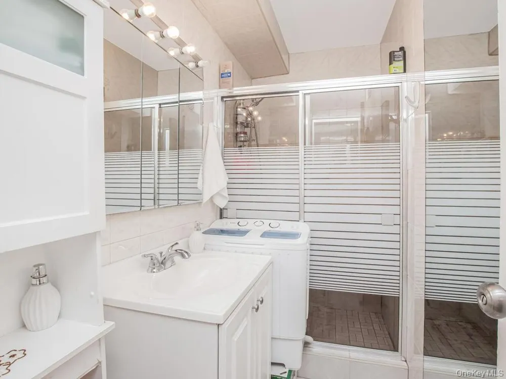 1874 Pelham Parkway S #2P Bronx, NY 10461