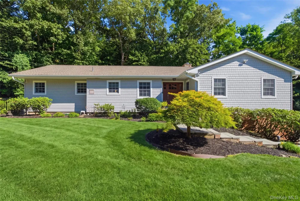 30 Cove Road Huntington, NY 11743