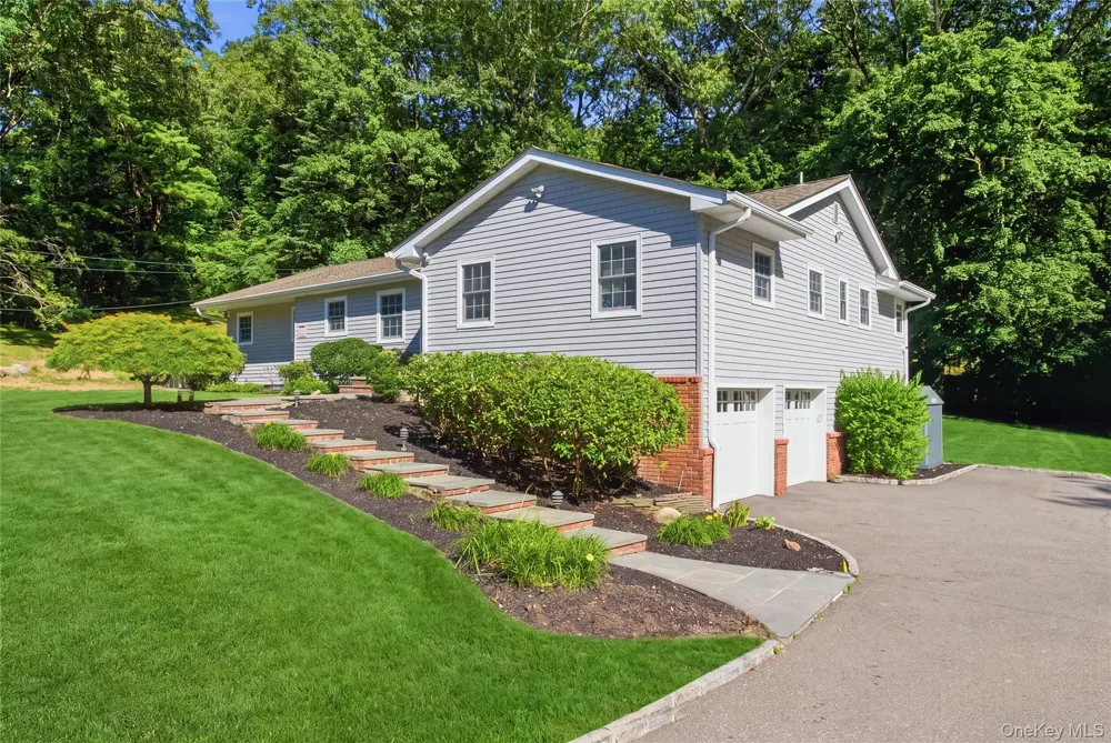 30 Cove Road Huntington, NY 11743