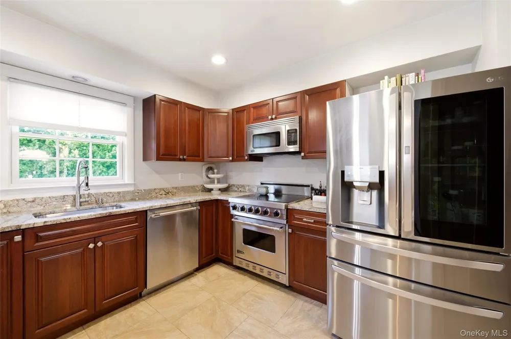 30 Cove Road Huntington, NY 11743