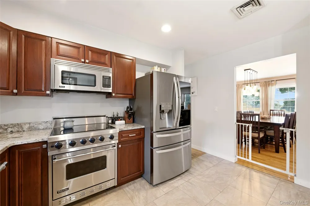 30 Cove Road Huntington, NY 11743