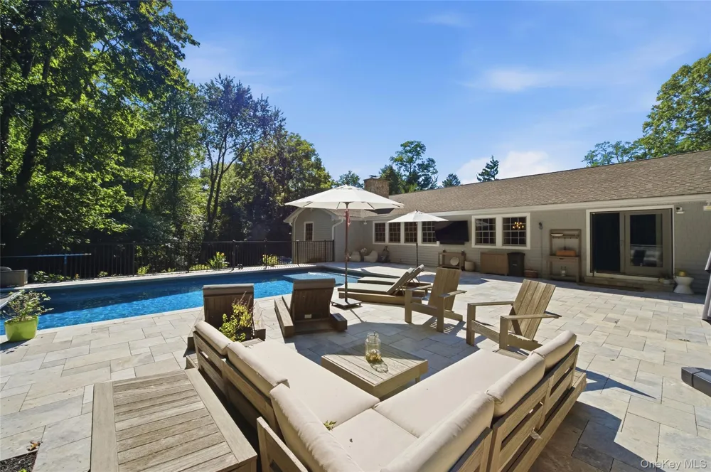 30 Cove Road Huntington, NY 11743