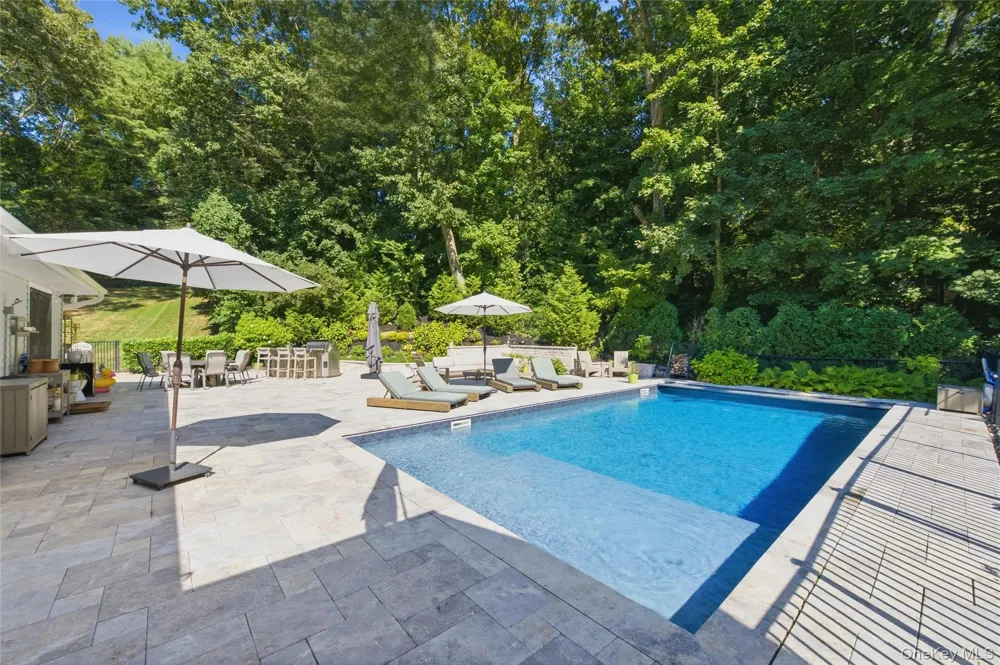 30 Cove Road Huntington, NY 11743