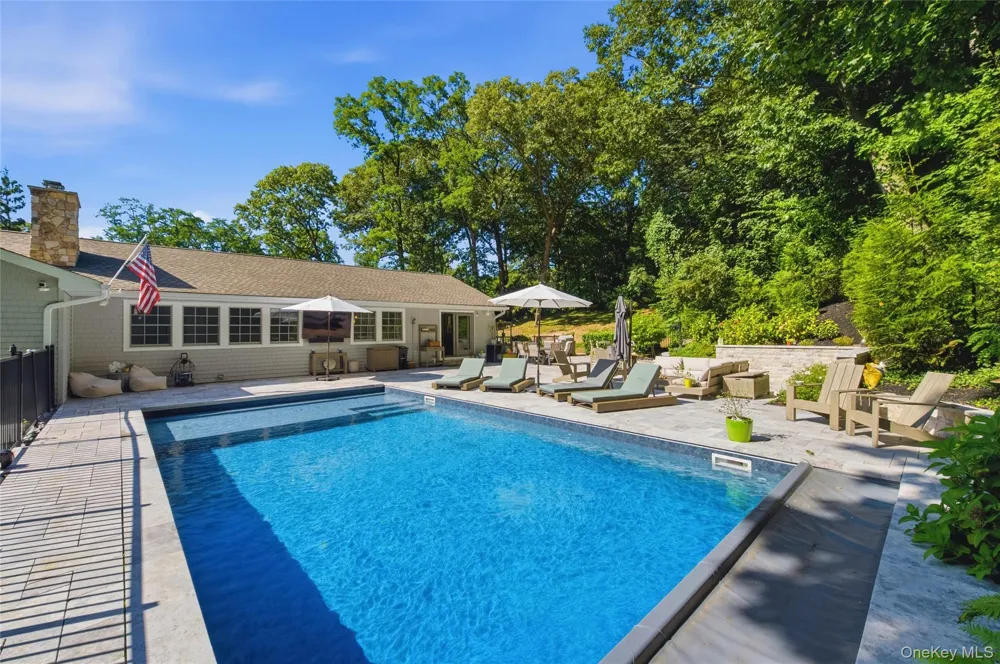 30 Cove Road Huntington, NY 11743