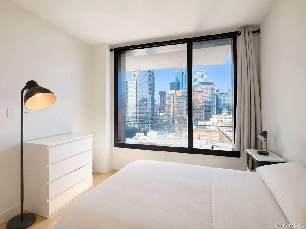45-30 Pearson Street #15B Long Island City, NY 11101