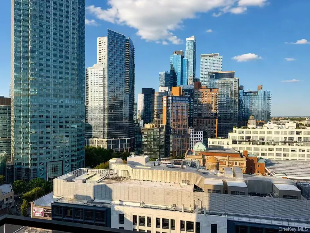 45-30 Pearson Street #15B Long Island City, NY 11101
