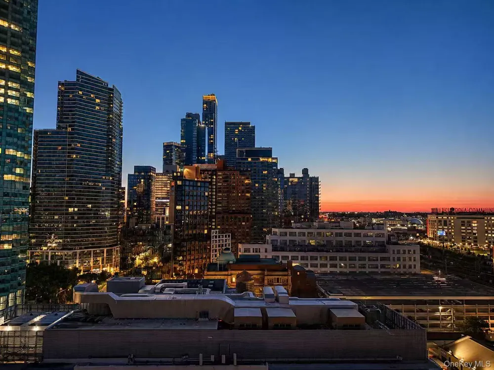 45-30 Pearson Street #15B Long Island City, NY 11101