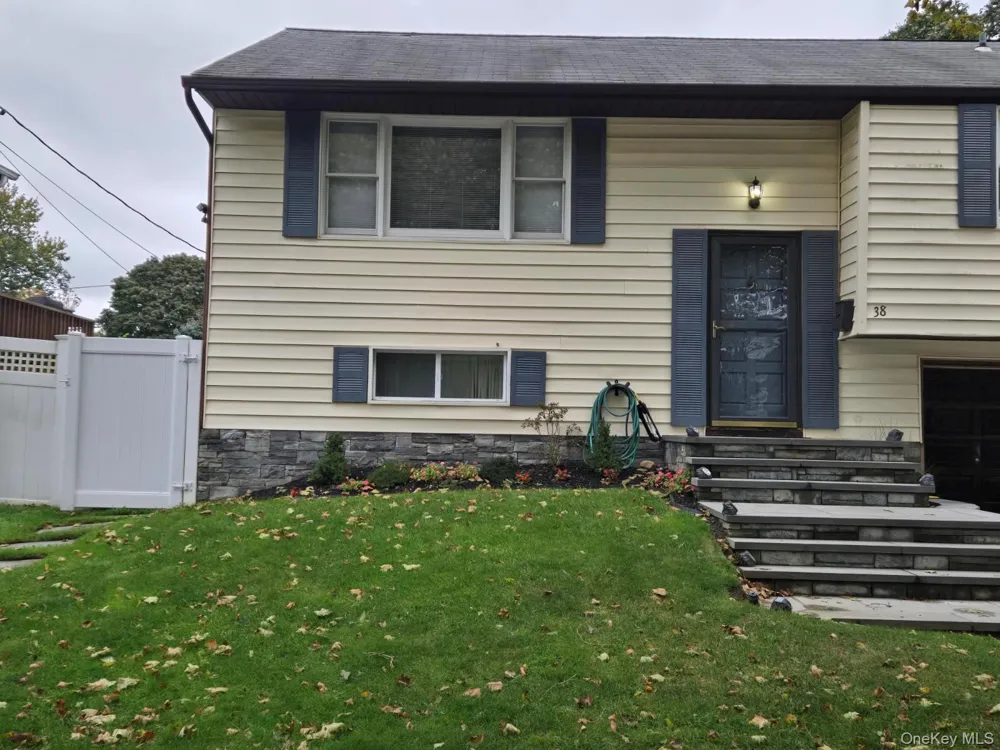 38 Ripley Drive Northport, NY 11768