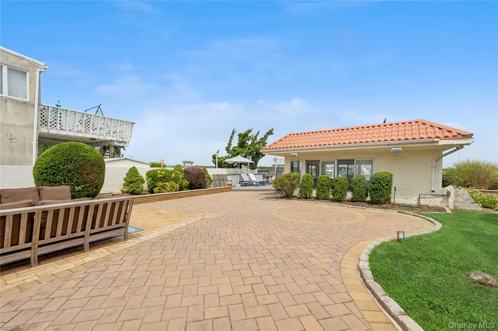 87 Bay Street East Atlantic Beach, NY 11561