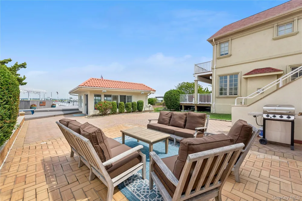 87 Bay Street East Atlantic Beach, NY 11561