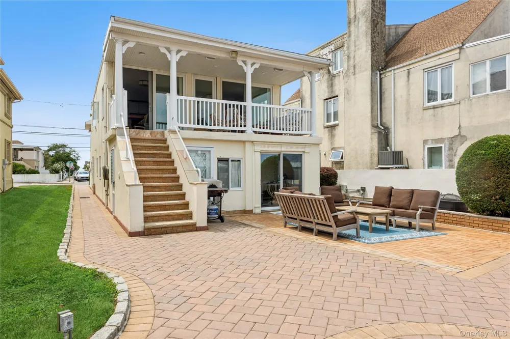 87 Bay Street East Atlantic Beach, NY 11561