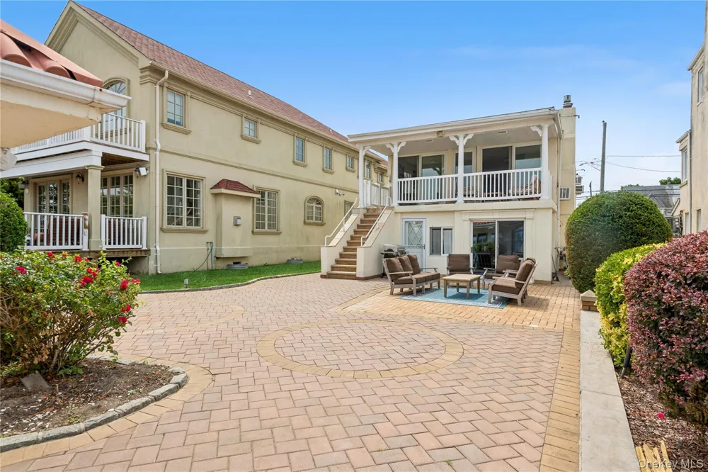 87 Bay Street East Atlantic Beach, NY 11561