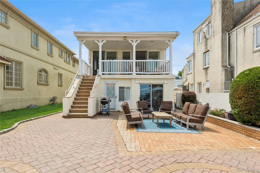 87 Bay Street East Atlantic Beach, NY 11561