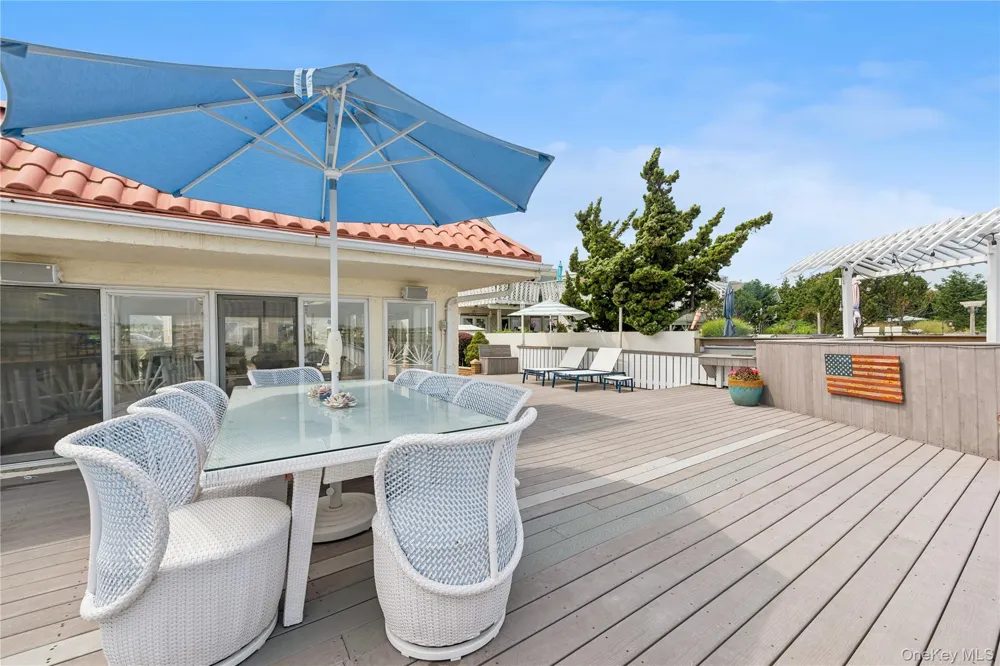 87 Bay Street East Atlantic Beach, NY 11561