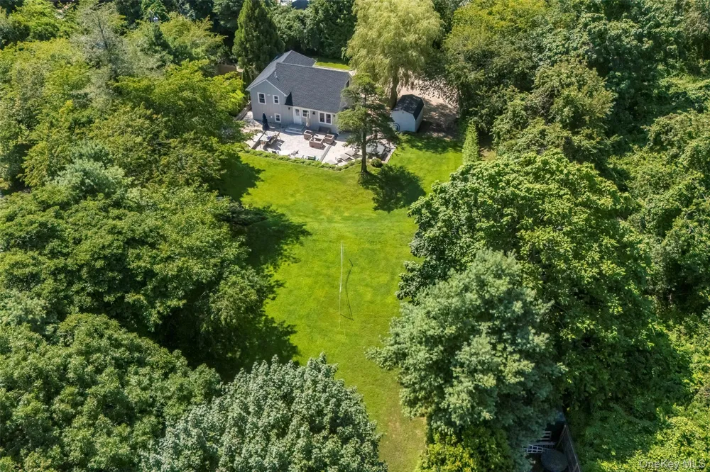 845 County Road 39 Southampton, NY 11968