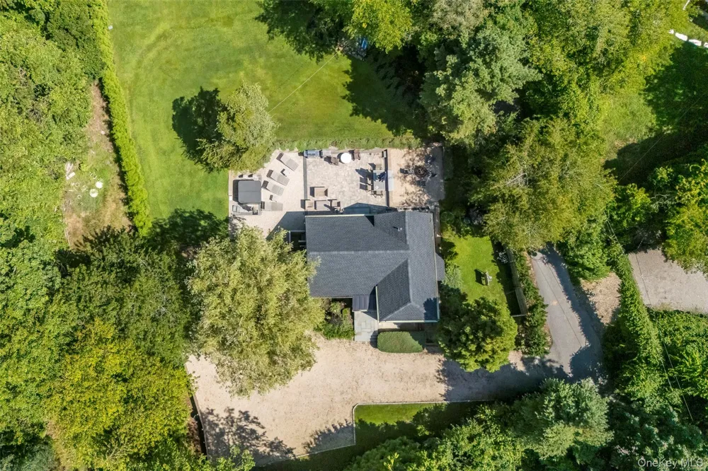 845 County Road 39 Southampton, NY 11968
