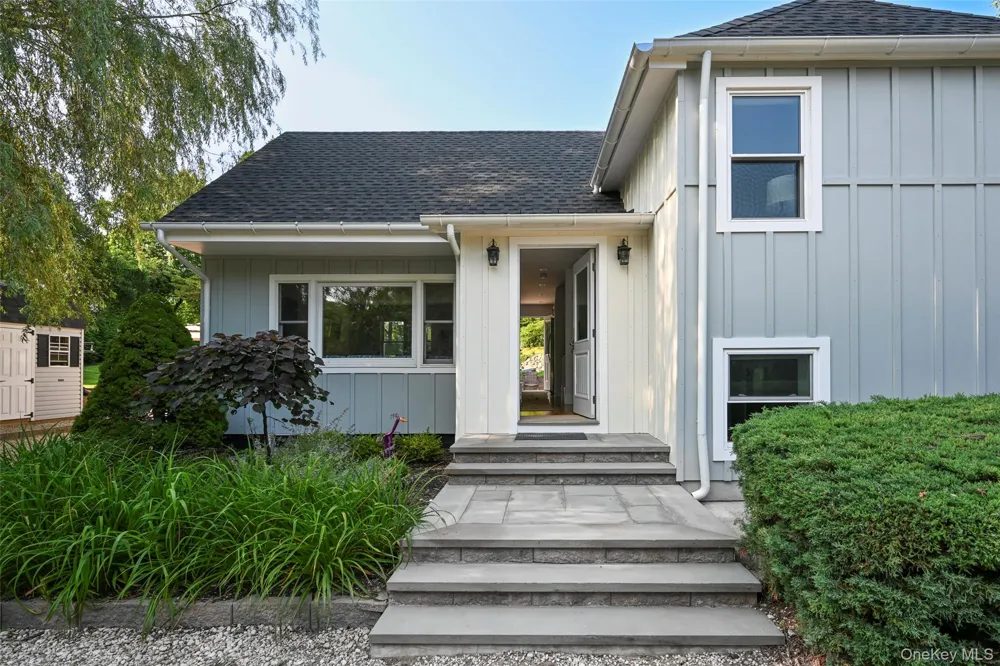 845 County Road 39 Southampton, NY 11968