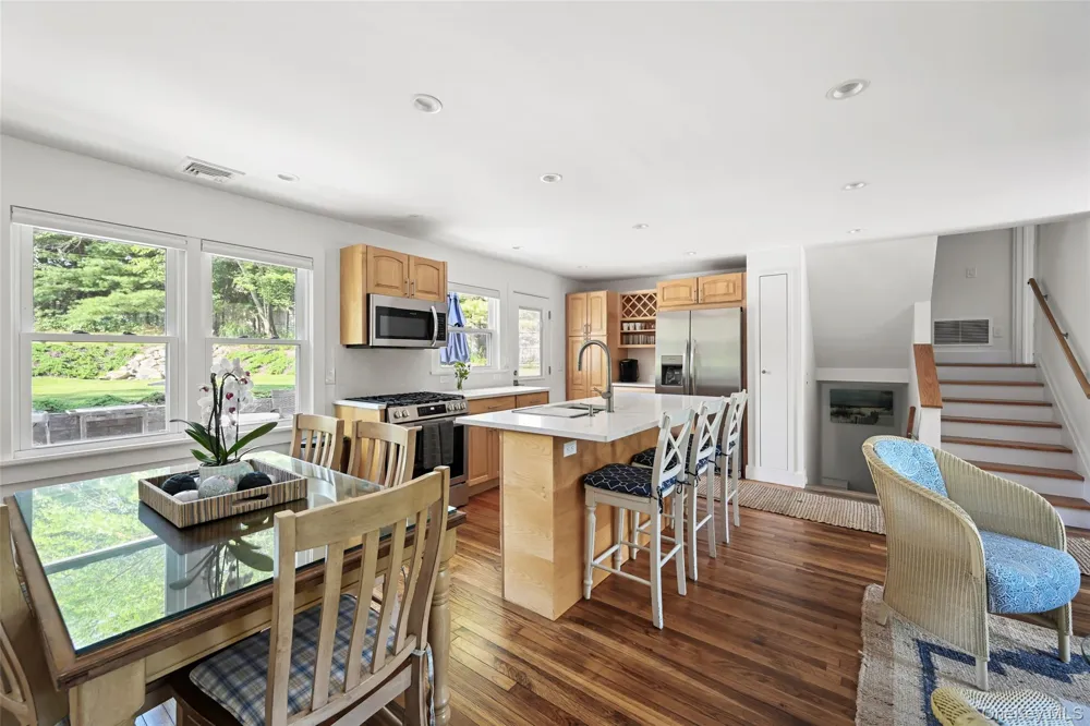 845 County Road 39 Southampton, NY 11968