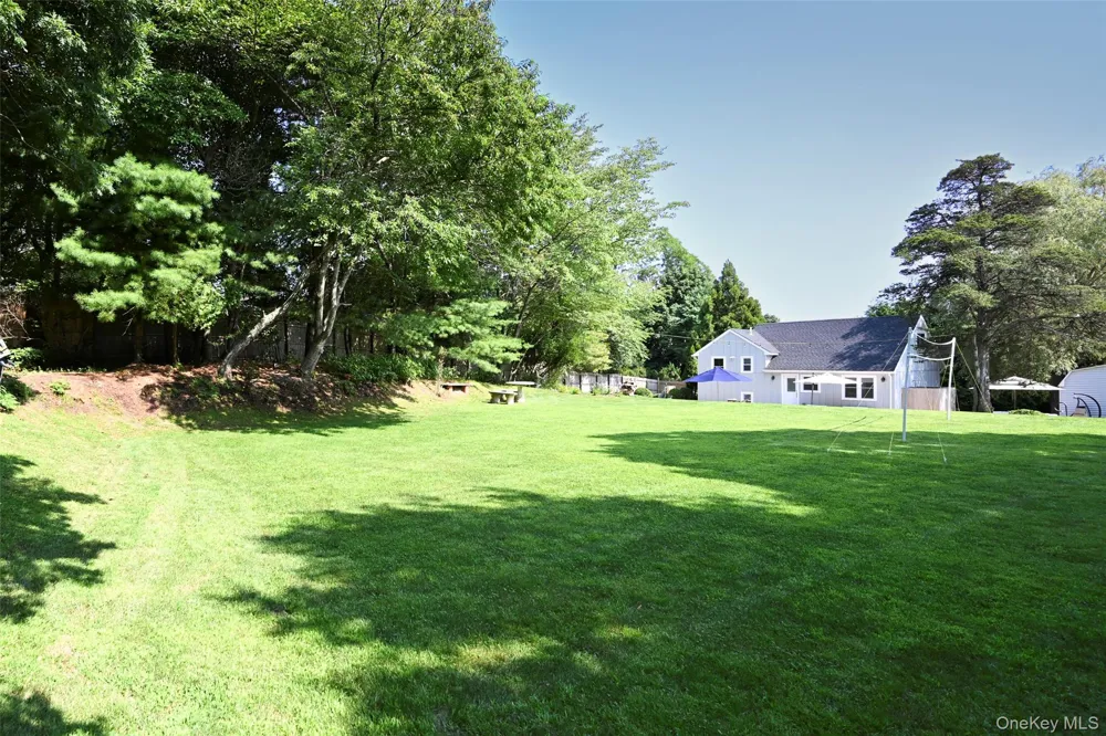 845 County Road 39 Southampton, NY 11968