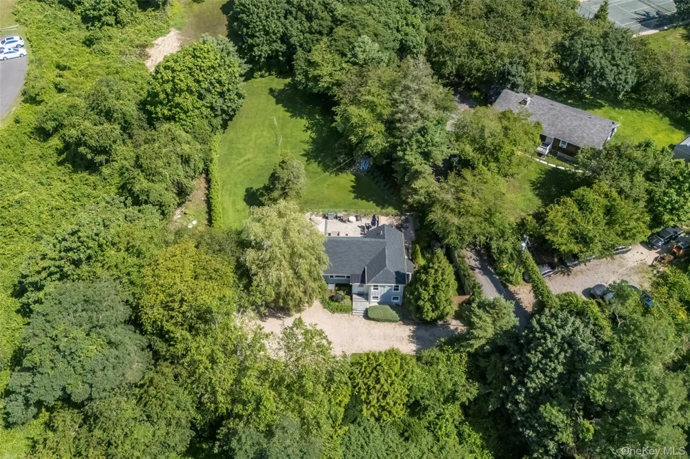 845 County Road 39 Southampton, NY 11968