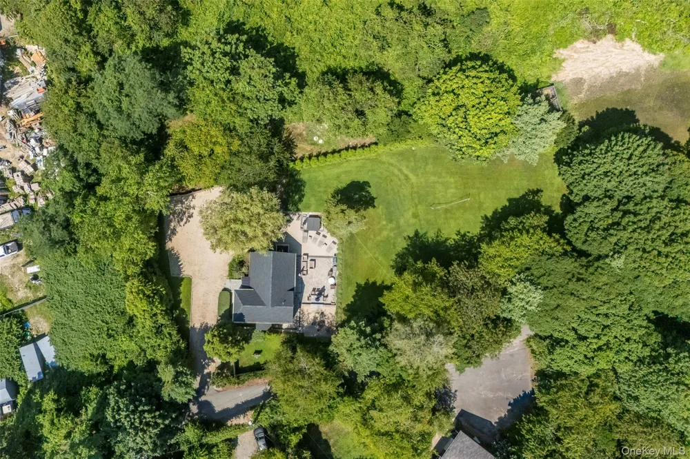 845 County Road 39 Southampton, NY 11968