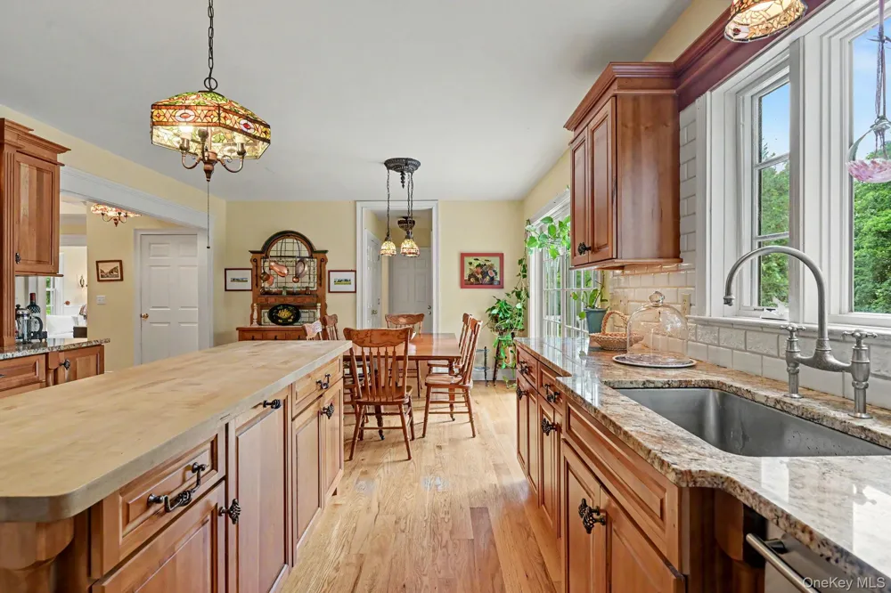 154 Cherry Hill Road Mahopac, NY 10512