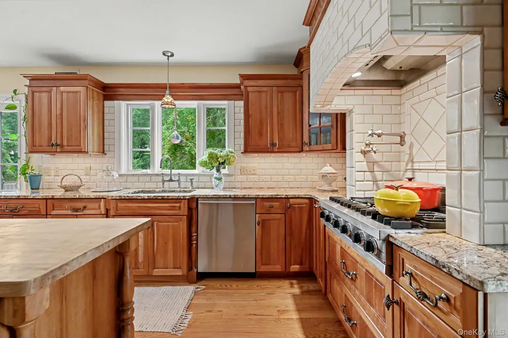 154 Cherry Hill Road Mahopac, NY 10512
