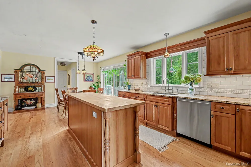 154 Cherry Hill Road Mahopac, NY 10512