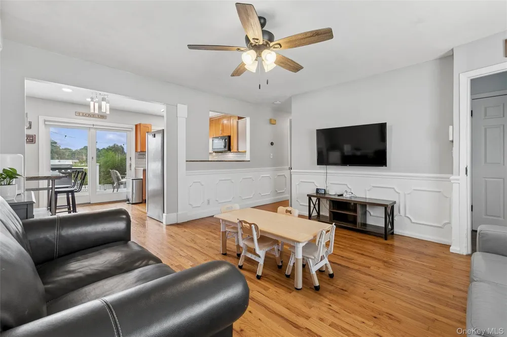 67 Deer Lake Drive North Babylon, NY 11703