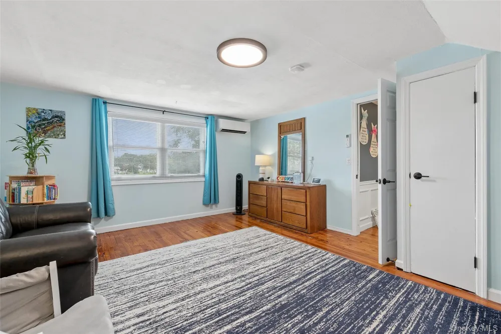 67 Deer Lake Drive North Babylon, NY 11703