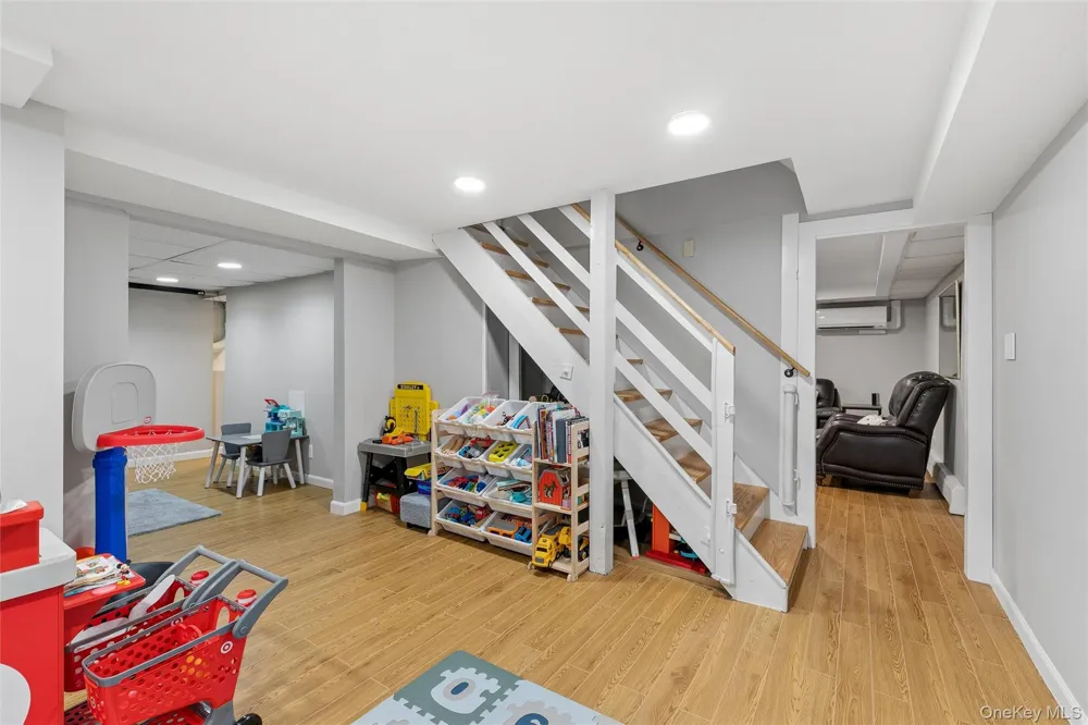 67 Deer Lake Drive North Babylon, NY 11703