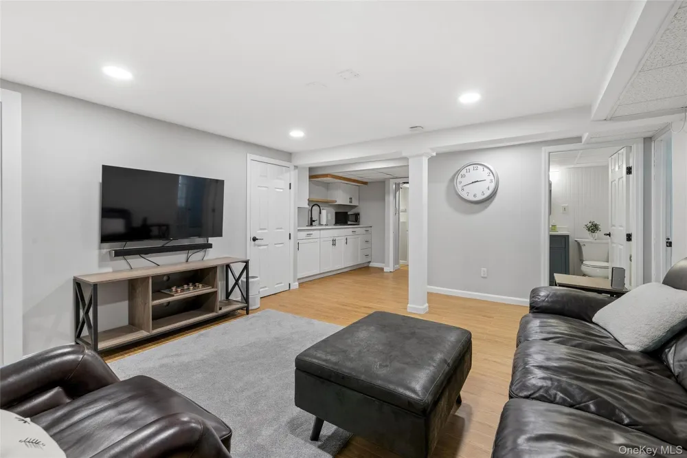 67 Deer Lake Drive North Babylon, NY 11703