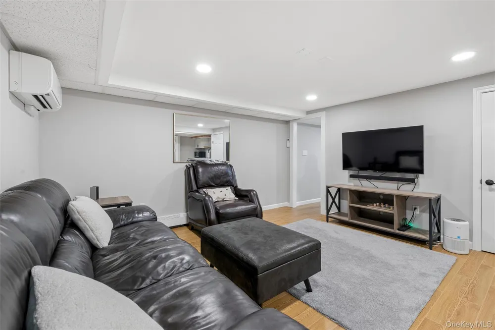 67 Deer Lake Drive North Babylon, NY 11703