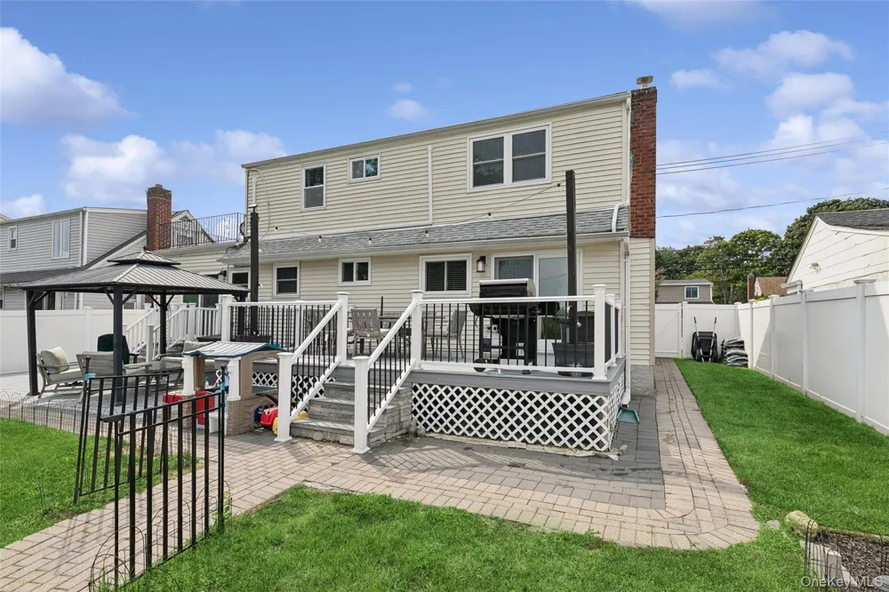 67 Deer Lake Drive North Babylon, NY 11703