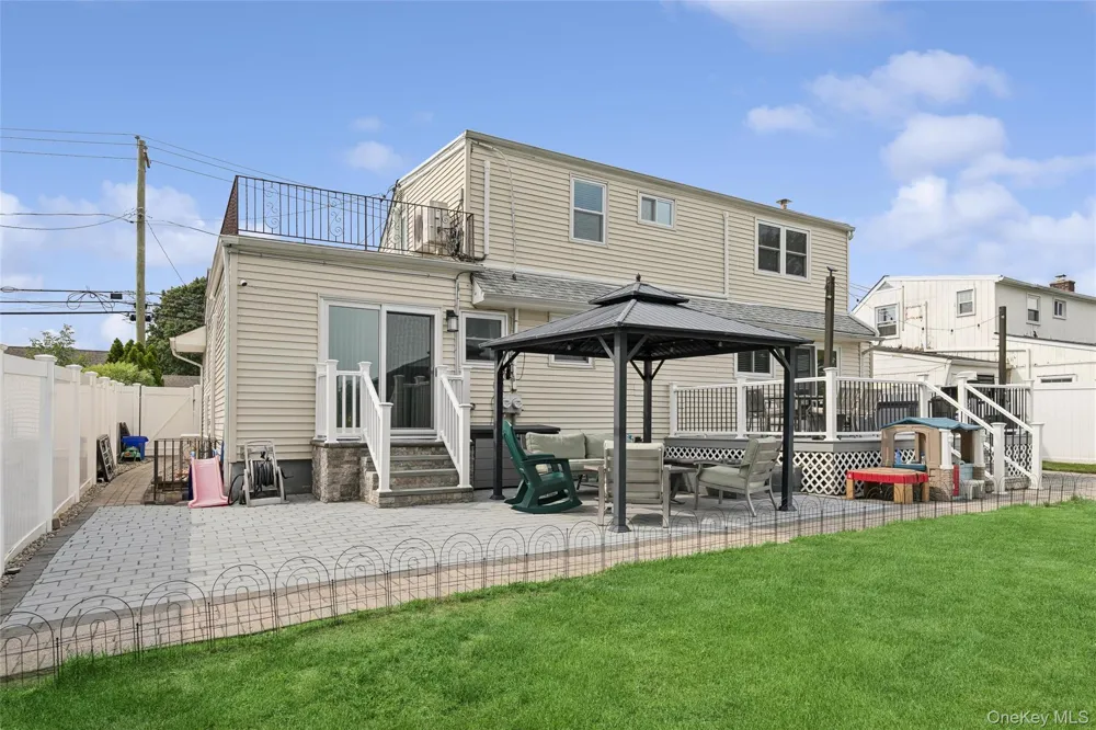 67 Deer Lake Drive North Babylon, NY 11703