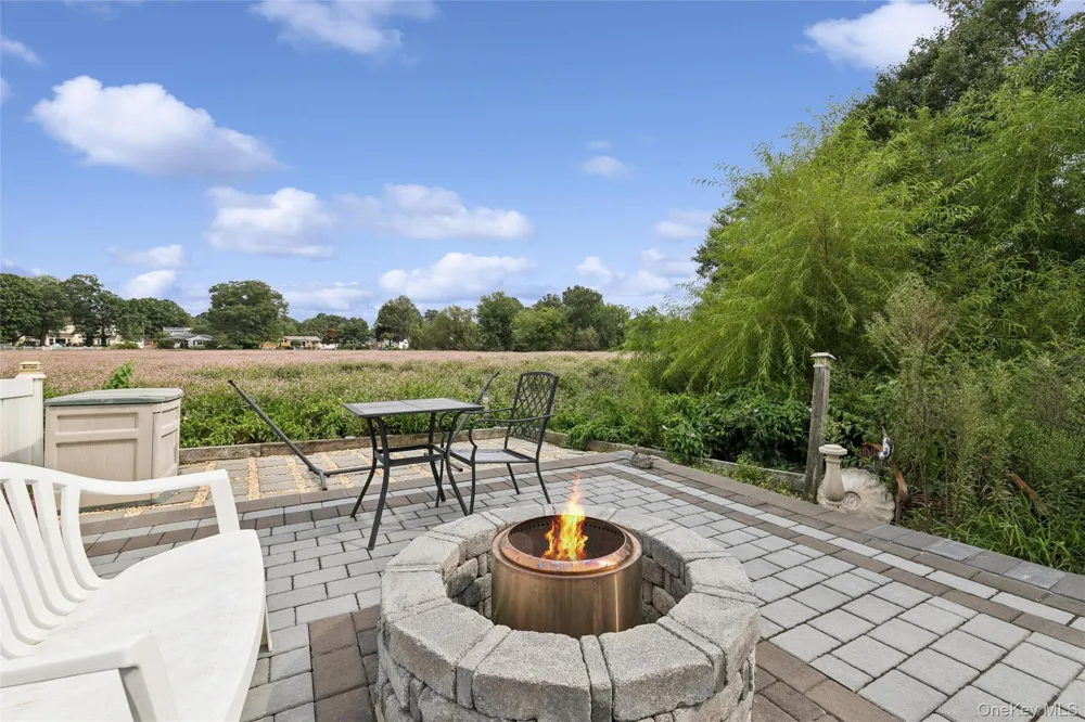 67 Deer Lake Drive North Babylon, NY 11703