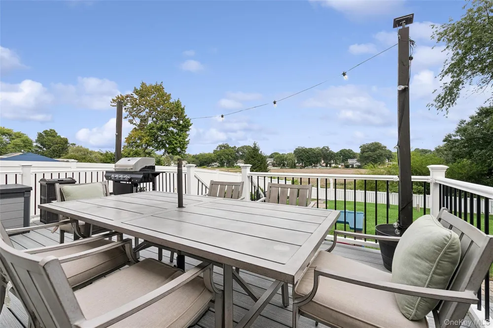 67 Deer Lake Drive North Babylon, NY 11703