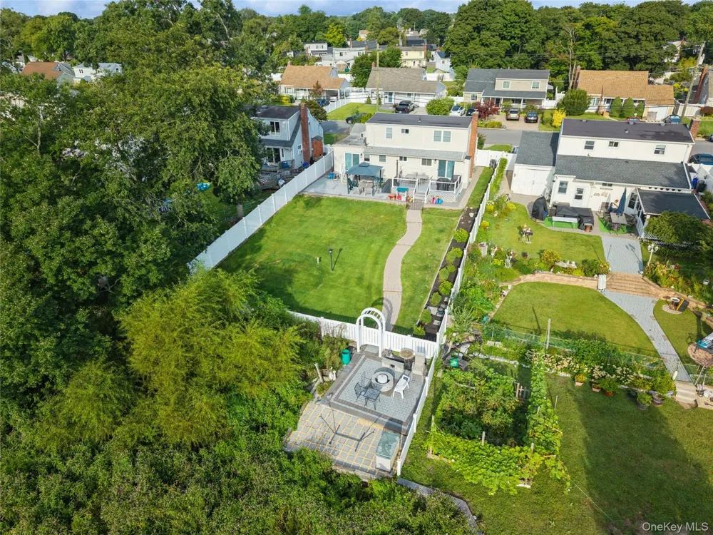 67 Deer Lake Drive North Babylon, NY 11703