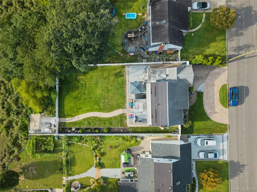 67 Deer Lake Drive North Babylon, NY 11703