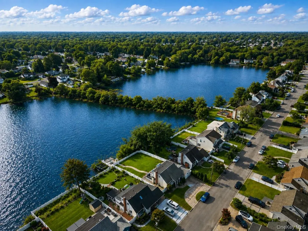 67 Deer Lake Drive North Babylon, NY 11703
