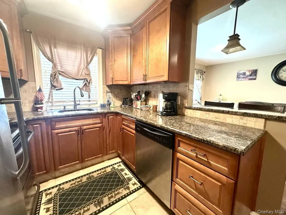 4 Rose Street #E1 Building 4 Oceanside, NY 11572