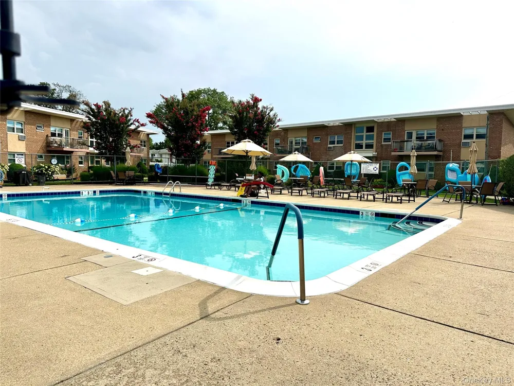 4 Rose Street #E1 Building 4 Oceanside, NY 11572