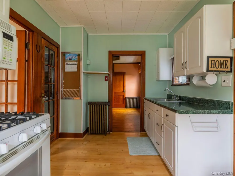 34 Tillson Road Rosendale, NY 12486