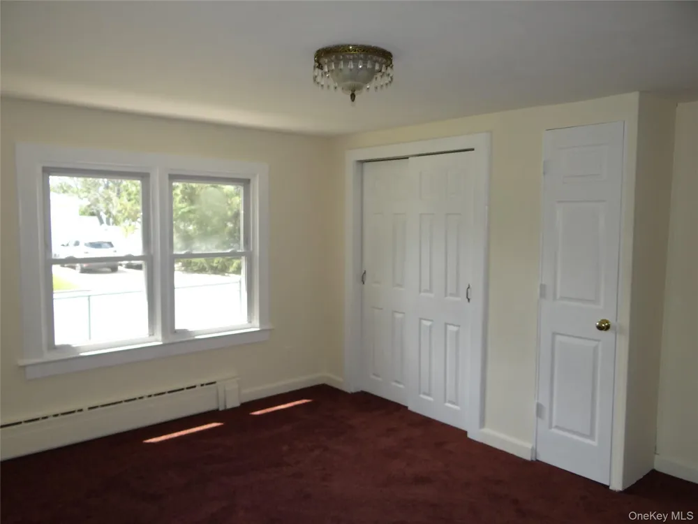 272 12th Avenue West Babylon, NY 11704