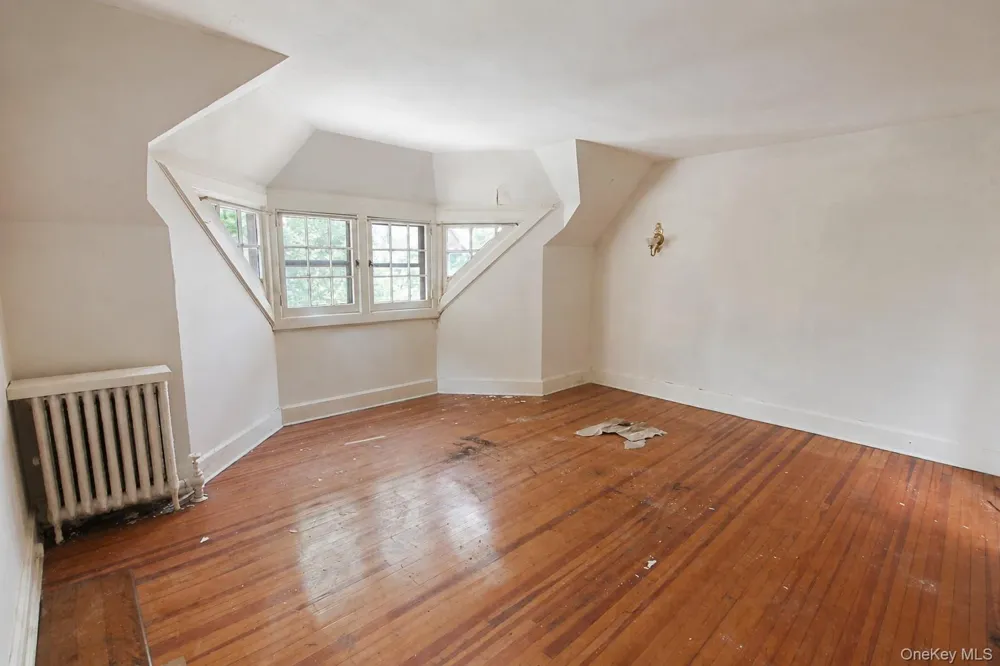 52 Slocum Crescent Forest Hills, NY 11375