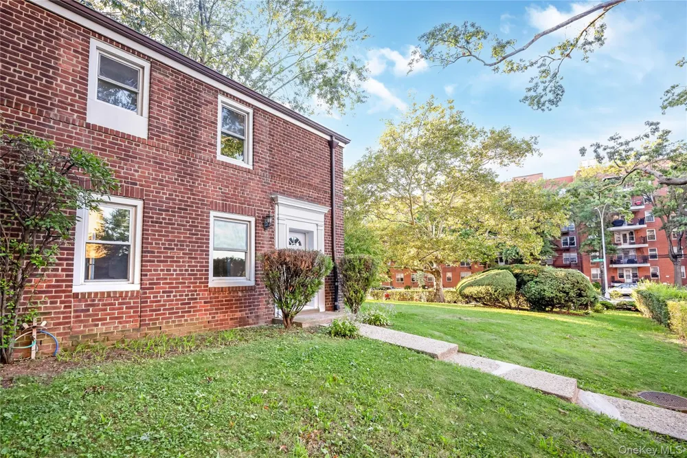 80-14 150th #25D Jamaica, NY 11435