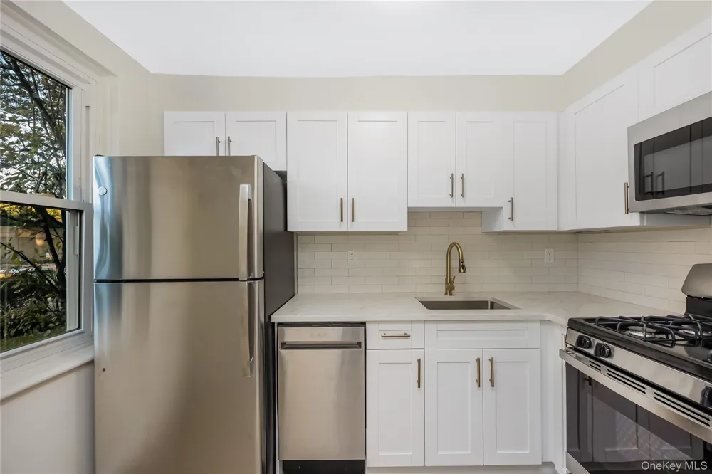 80-14 150th #25D Jamaica, NY 11435
