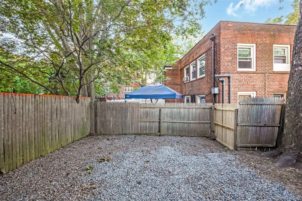 80-14 150th #25D Jamaica, NY 11435